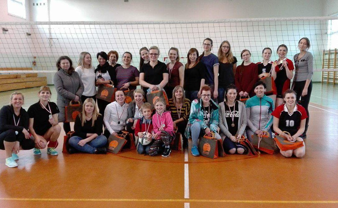 NOWOROCZNY TURNIEJ W SIATKÓWCE KOBIET