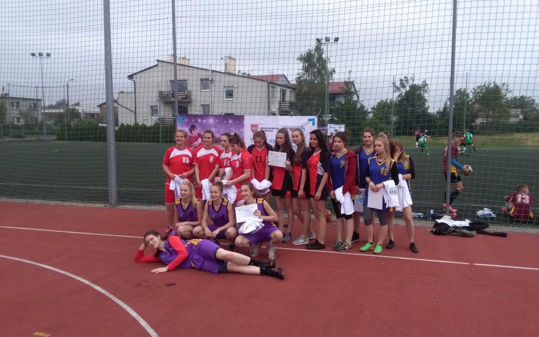 Awans gimnazjalistek z Bucza do Finału Wojewódzkiego w Streetballu