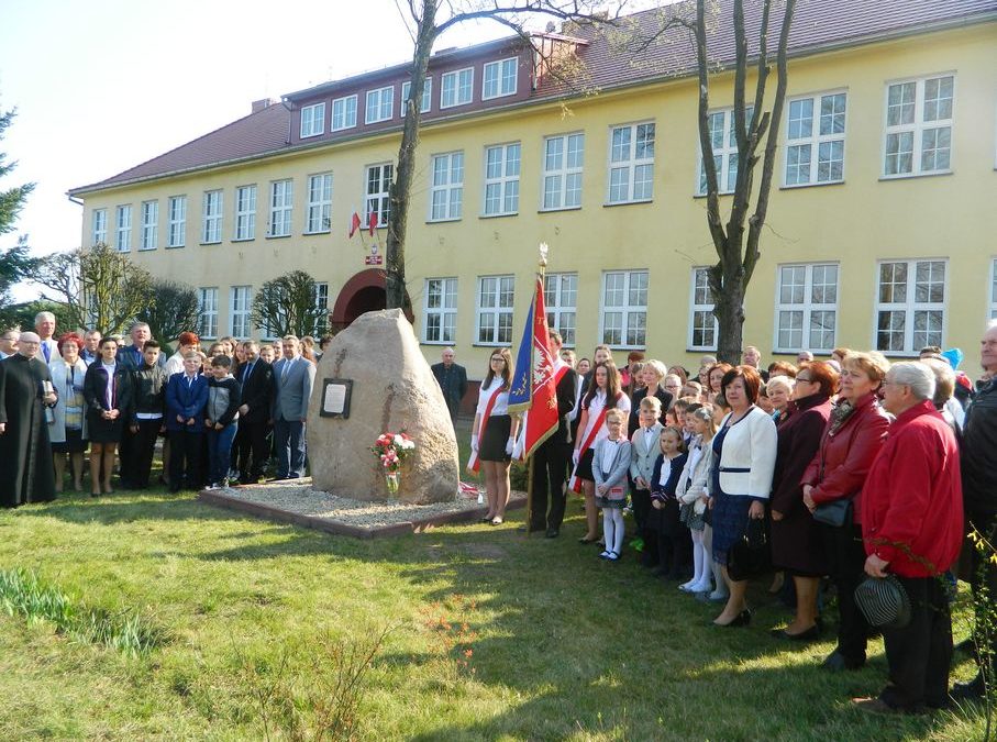 Zarządzenie Wójta Gminy Przemęt w sprawie ogłoszenia konkursu na stanowisko dyrektora Szkoły Podstawowej im. Jana Pawła II w Mochach