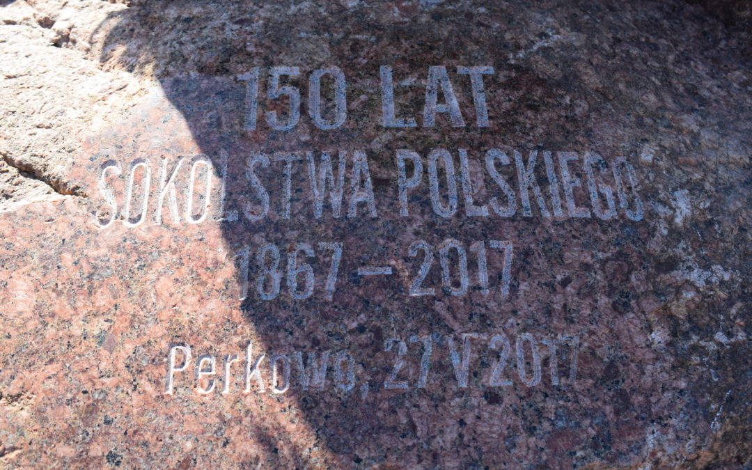 Perkowo. Postawienie pomnika upamiętniającego 150- rocznicę powstania TG Sokół
