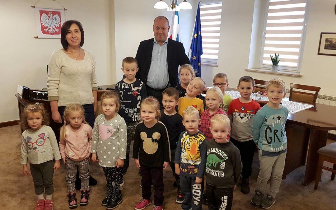 Przedszkolaki z Perkowa w Urzędzie Gminy Przemęt