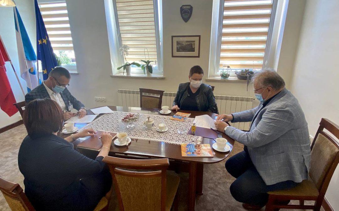 Podpisanie umowy na zakup sprzętu medycznego dla SPZOZ w Wolsztynie