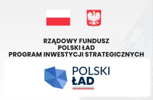 Grafika przedstawia szare tło, na górze znajduje się biało czerwona flaga oraz godło Polski, pod nimi widnieje napis: "Rządowy Fundusz Polski Ład Program Inwestycji Strategicznych". Pod nim została ukazana mapa Polski w niebieskich barwach. Koło mapy znajduje się napis "POLSKI ŁAD" , pod którym umieszczono biało-czerwoną linię.