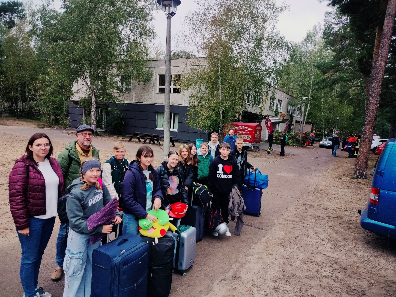 Młodzież z terenu Gminy Przemęt uczestnicząca w Jesiennym Obozie Młodzieżowym jednostek OSP w Niemczech wraz z opiekunem p. Maciejem Kotlińskim i koordynatorem wyjazdu z ramienia gm. Przemęt Julitą Nitschke.