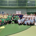 Grupowe zdjęcie wszystkich drużyn biorących udział w konkurencjach.