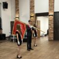 Na fotografii szkolny poczet sztandarowy.